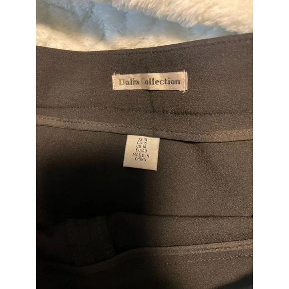 Dalia Collection| Skirt| Black pleated size 10 - Picture 2 of 5